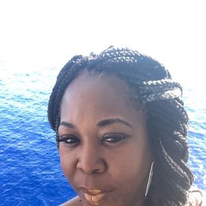 Meet your Posher, Holly